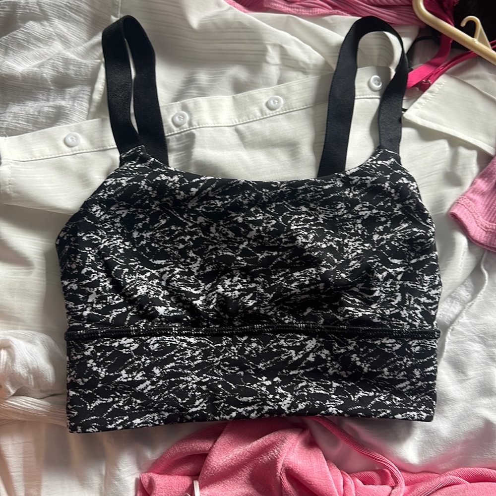 Lululemon sports bra